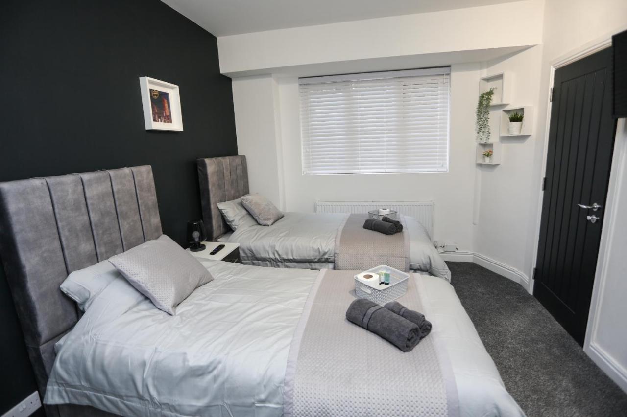 Cheerful 4-Bedroom Home In Sheffield Walkly Exteriör bild